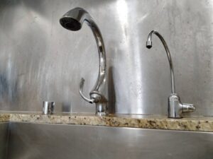兵庫キッチン取付け隊　グローエ水栓の工事　施工前
